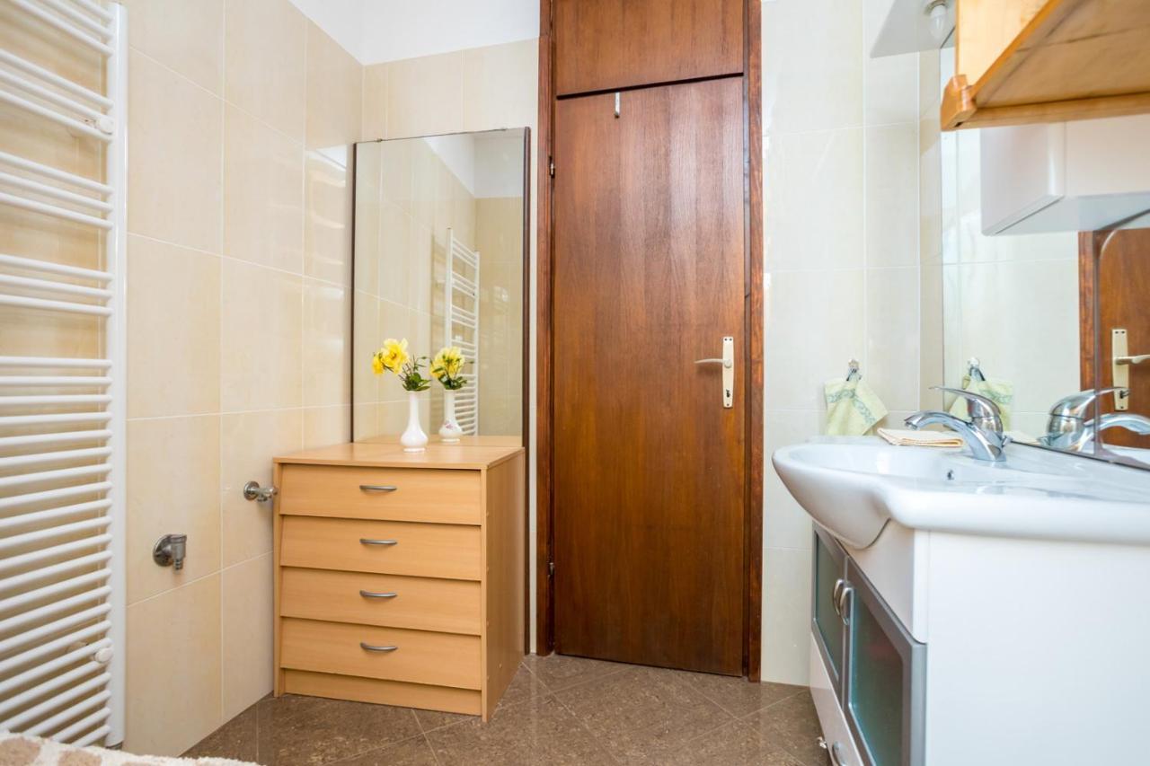 Apartment Jakovac By El-Pi Tours Njivice Extérieur photo