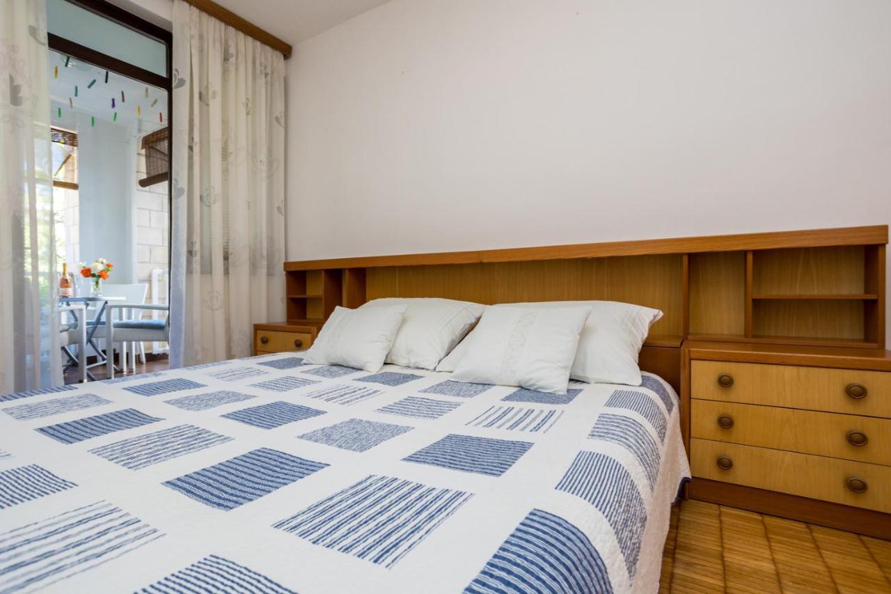 Apartment Jakovac By El-Pi Tours Njivice Extérieur photo