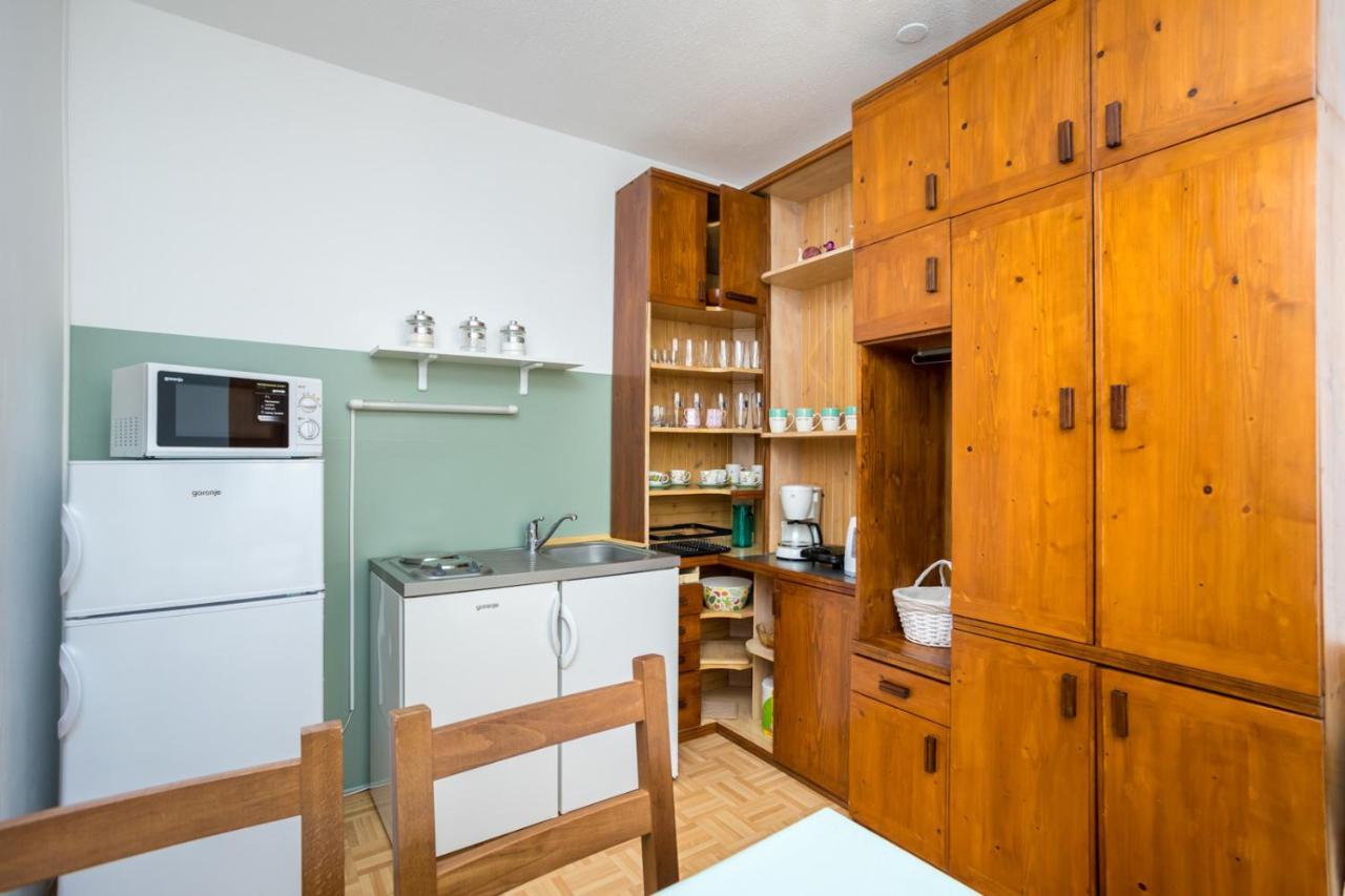 Apartment Jakovac By El-Pi Tours Njivice Extérieur photo